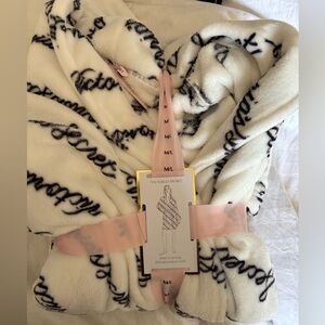 Victoria's Secret Cozy Robe in Cream and Black